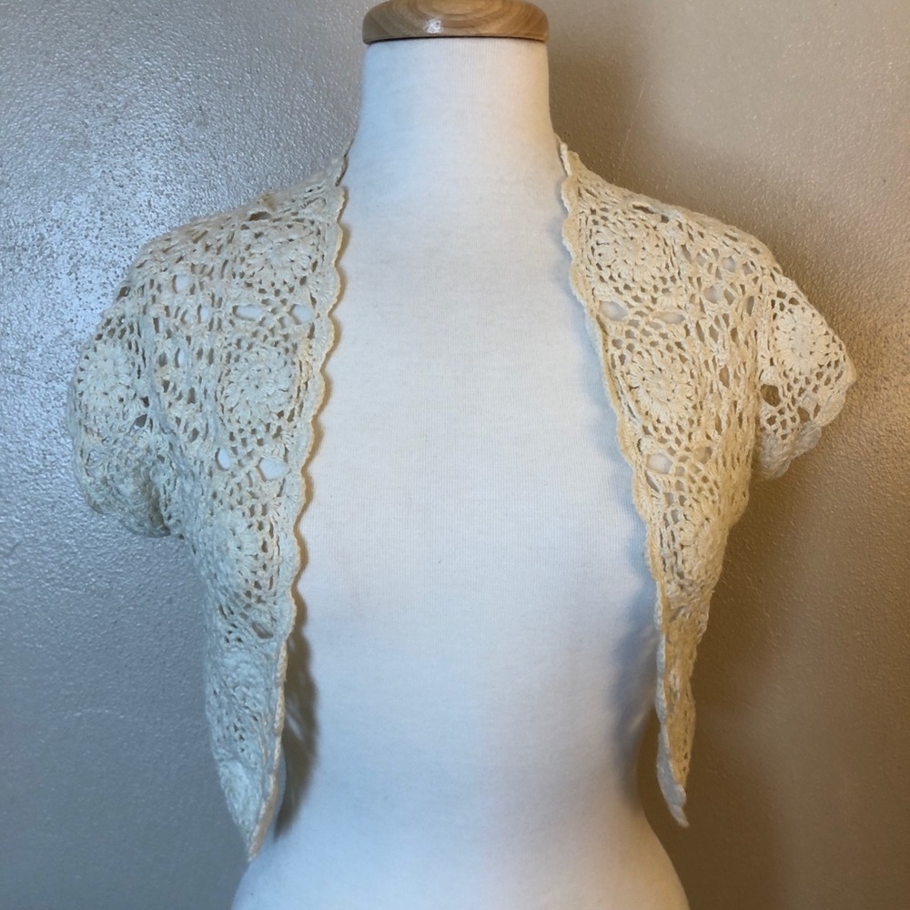 🎀 Like new condition bolero shrug jacket crochet